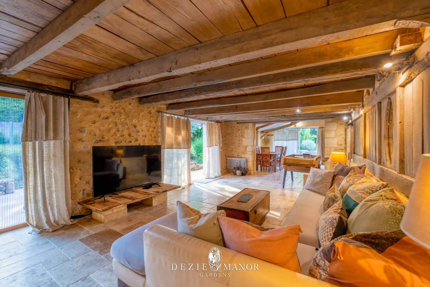 Cottage architectural details