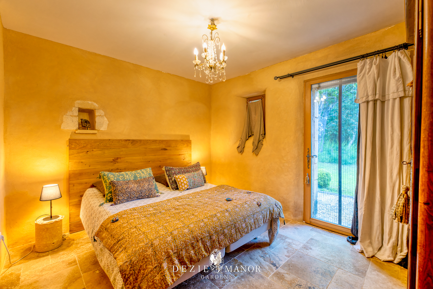 Bedrooms x3