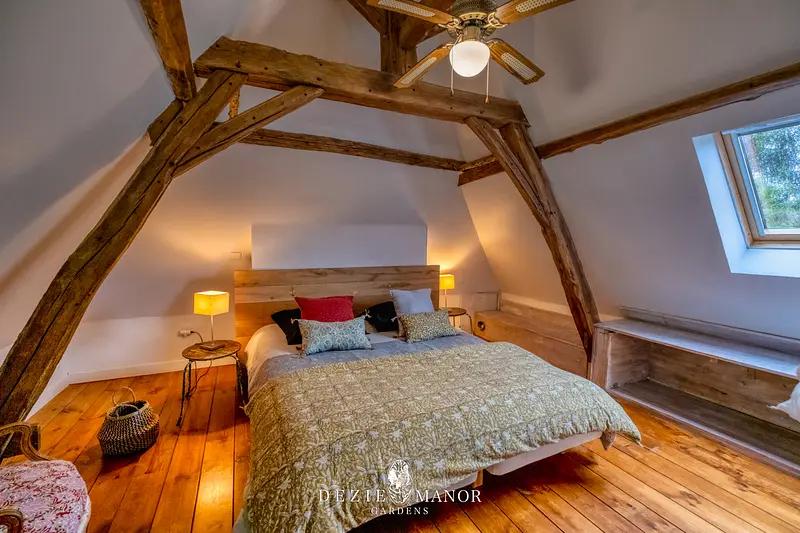 Cottage - Upstairs bedroom 1