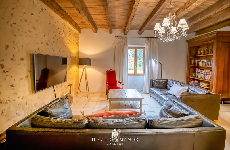 Cottage - Living Room