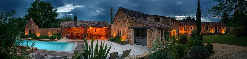 Grange - Grange at night