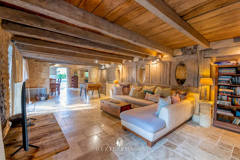 Grange - living-room