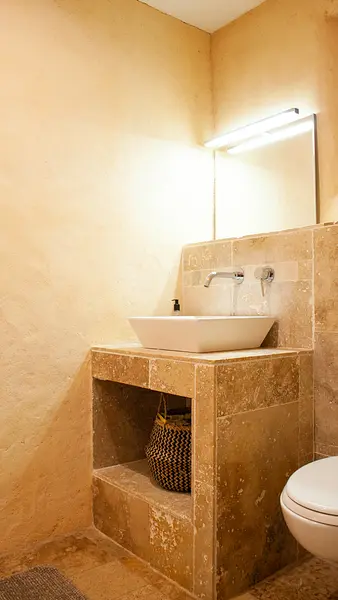 Grange - bathroom detail