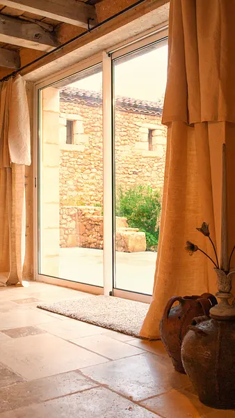 Grange - sliding glass doors with vases