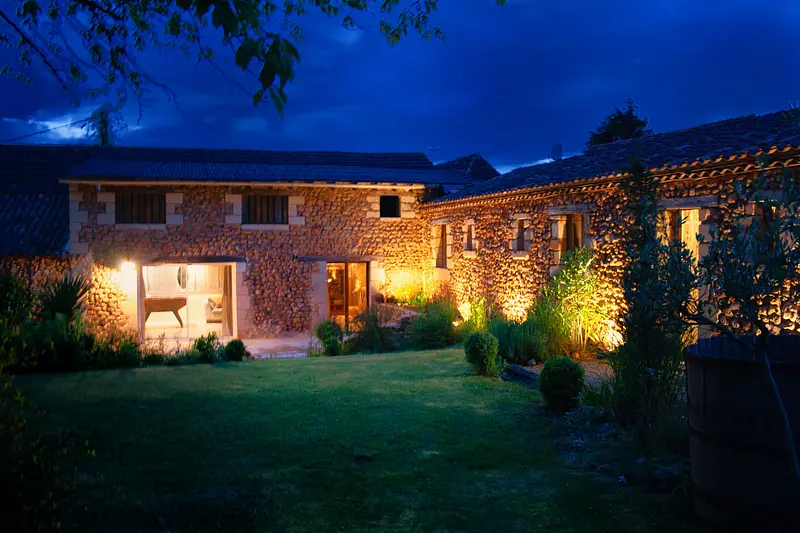 Grange - bedroom courtyard by night