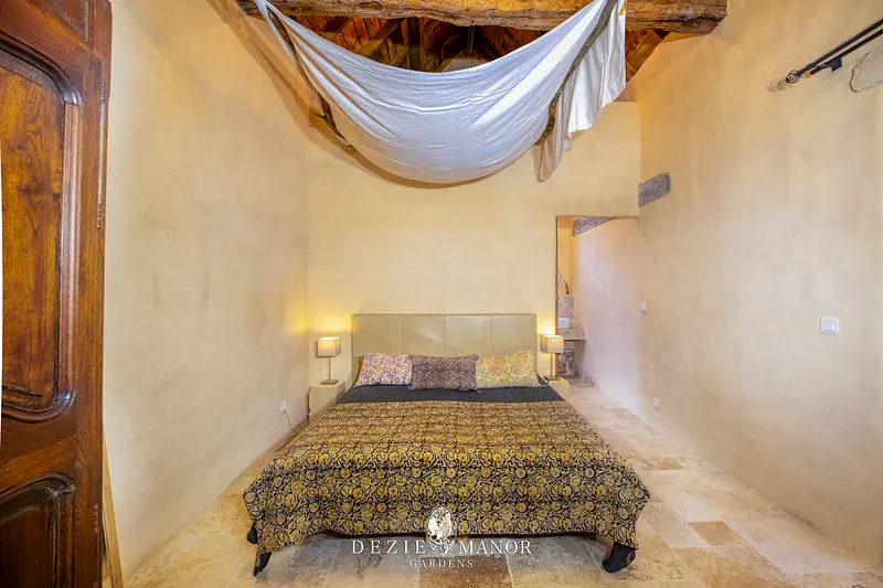 Orangerie - Detached Master En-suite Bedroom