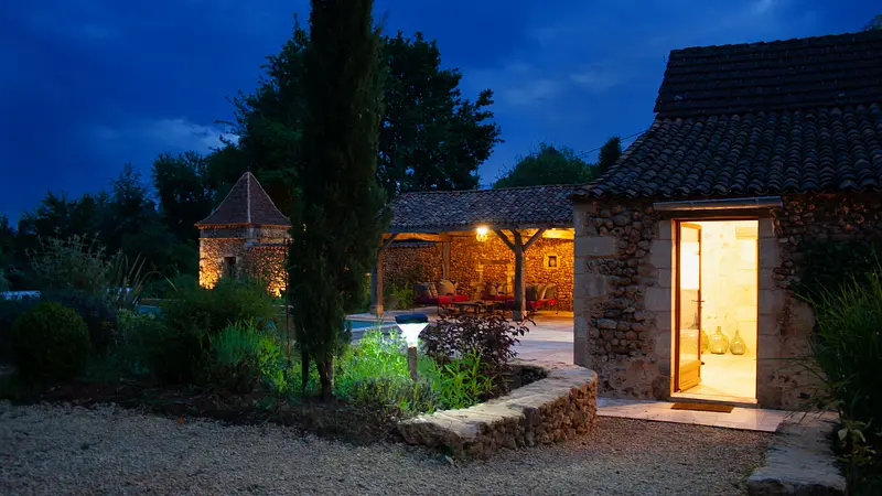 Grange - entrance and terrace by night
