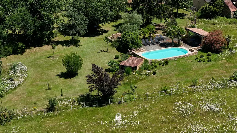 Orangerie - Pool Drone view